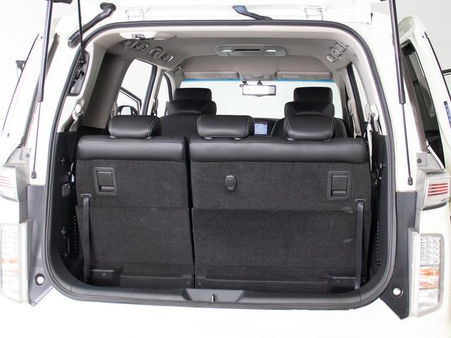 エルグランド ライダー ハイパフォーマンススペック ブラックライン (点検記録簿10枚)(インテリジェントクルーズコントロール)(エマージェンシーブレーキ)黒本革/全周囲カメラ/専用ECU・ダウンサス・ボディ補強/両側自動ドア/パワーバックドア/純正HDDナビ/(29枚目)