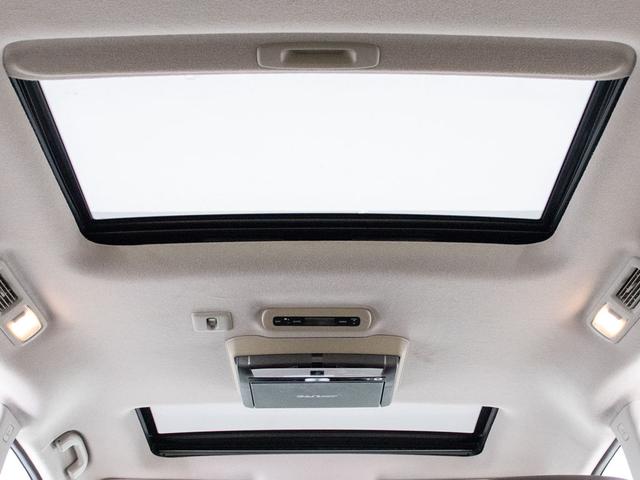 エルグランド 250ハイウェイスター (禁煙車)(ツインサンルーフ)後席モニター/両側電動スライドドア/ハーフレザーシート/バックカメラ/HIDヘッドライト/フルセグTV/後席オットマン/Bluetooth接続/(9枚目)