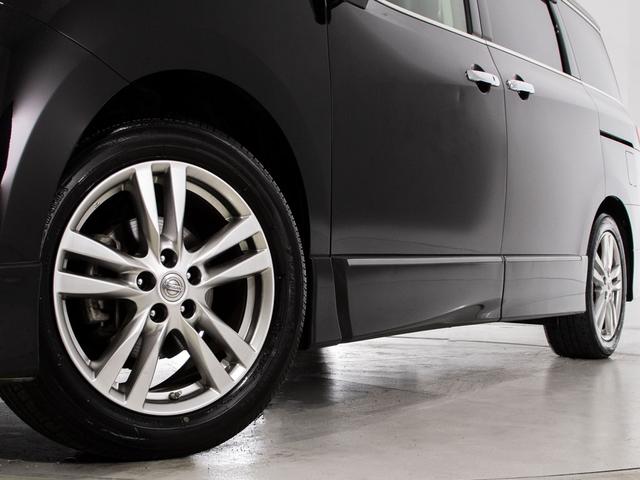 エルグランド 250ハイウェイスター (禁煙車)(ツインサンルーフ)後席モニター/両側電動スライドドア/ハーフレザーシート/バックカメラ/HIDヘッドライト/フルセグTV/後席オットマン/Bluetooth接続/(12枚目)