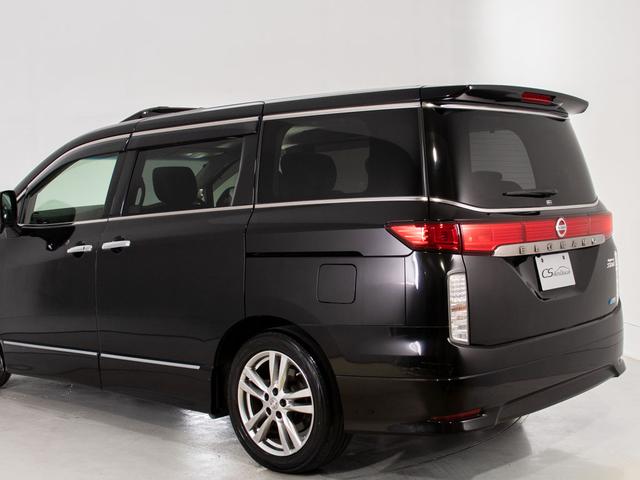 エルグランド 250ハイウェイスター (禁煙車)(ツインサンルーフ)後席モニター/両側電動スライドドア/ハーフレザーシート/バックカメラ/HIDヘッドライト/フルセグTV/後席オットマン/Bluetooth接続/(19枚目)