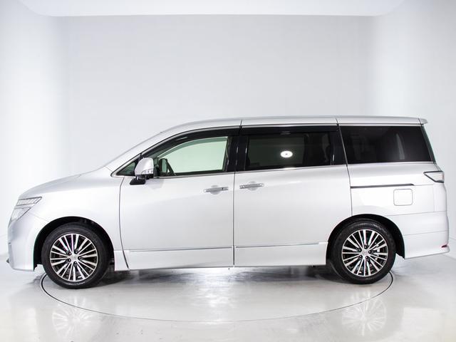 エルグランド ３５０ハイウェイスタープレミアム　（全周囲カメラ）（インテリジェントクルーズコントロール）エマージェンシーブレーキ／黒本革シート／ＡＣ１００Ｖ電源／後席モニター／両側電動スライドドア／パワーシート／シートヒーター／シートメモリー（16枚目）