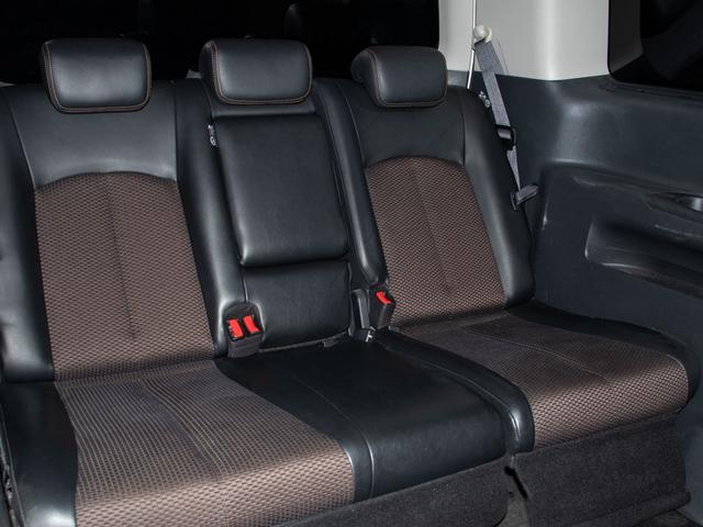 エルグランド ２５０ハイウェイスターアーバンクロム　（禁煙車）（点検記録簿６枚）（後席モニター）両側電動スライドドア／バックカメラ／クリアランスソナー／ハーフレザーシート／クルーズコントロール／フルセグＴＶ／後席オットマン／Ｂｌｕｅｔｏｏｔｈ接続／（30枚目）