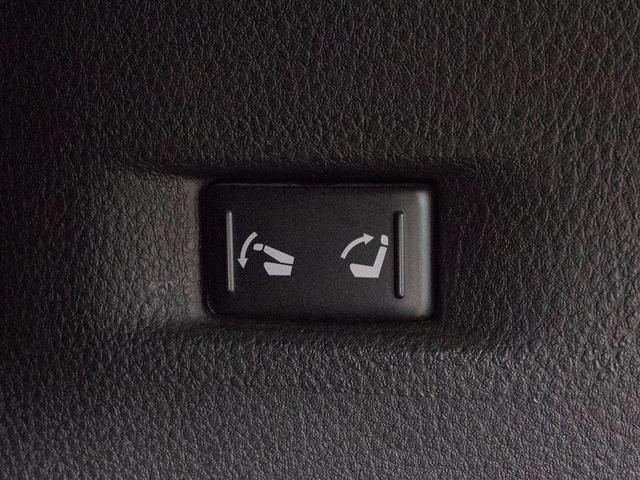 エルグランド ライダー　黒本革シート　パワーシート　（禁煙車）（点検記録簿８枚）（ＢＯＳＥサウンド）ツインサンルーフ／黒本革シート／後席モニター／全周囲カメラ／両側電動スライドドア／パワーバックドア／ＡＣ１００Ｖ電源／日産純正ＨＤＤナビ／シートヒーター（40枚目）