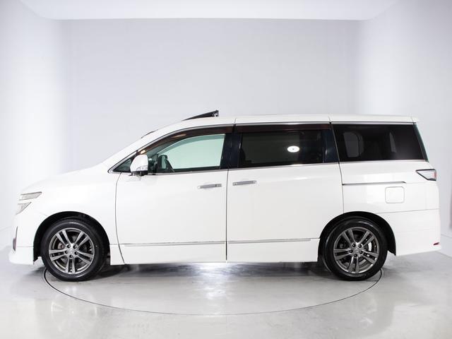 エルグランド ２５０ハイウェイスターアーバンクロム　（点検記録簿１３枚）（ツインサンルーフ）（全周囲カメラ）両側電動スライドドア／後席モニター／ＡＣ１００Ｖ電源／ハーフレザーシート／クリアランスソナー／専用ダークメッキエクステリア／Ｂｌｕｅｔｏｏｔｈ（16枚目）