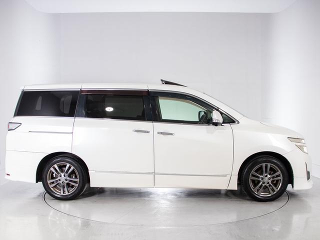 エルグランド ２５０ハイウェイスターアーバンクロム　（点検記録簿１３枚）（ツインサンルーフ）（全周囲カメラ）両側電動スライドドア／後席モニター／ＡＣ１００Ｖ電源／ハーフレザーシート／クリアランスソナー／専用ダークメッキエクステリア／Ｂｌｕｅｔｏｏｔｈ（20枚目）