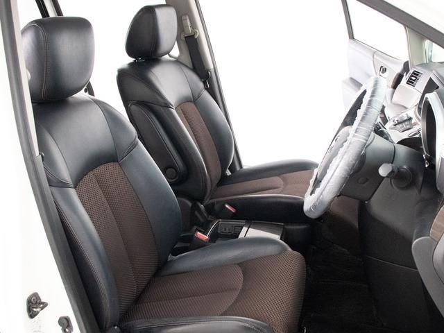 エルグランド ２５０ハイウェイスターアーバンクロム　（点検記録簿１３枚）（ツインサンルーフ）（全周囲カメラ）両側電動スライドドア／後席モニター／ＡＣ１００Ｖ電源／ハーフレザーシート／クリアランスソナー／専用ダークメッキエクステリア／Ｂｌｕｅｔｏｏｔｈ（22枚目）