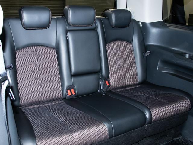 エルグランド ２５０ハイウェイスター　（点検記録簿７枚）（両側電動スライドドア）（後席モニター）ハーフレザーシート／ＡＬＰＩＮＥ製ＨＤＤナビゲーション／バックカメラ／後席オットマン／フルセグＴＶ／Ｂｌｕｅｔｏｏｔｈ接続／ＨＩＤヘッドライト（29枚目）