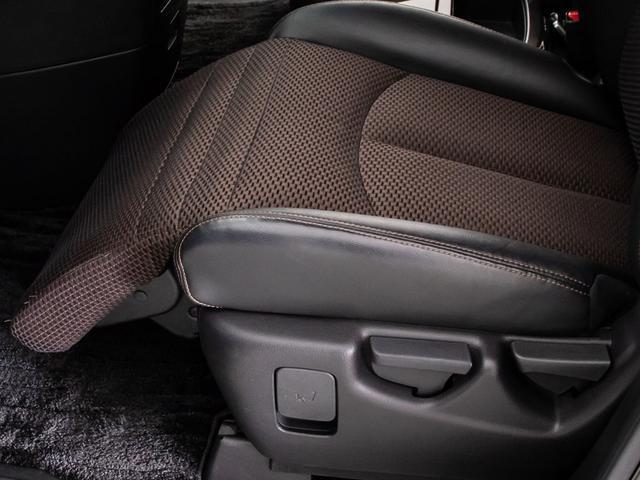 エルグランド ２５０ハイウェイスター　（点検記録簿７枚）（両側電動スライドドア）（後席モニター）ハーフレザーシート／ＡＬＰＩＮＥ製ＨＤＤナビゲーション／バックカメラ／後席オットマン／フルセグＴＶ／Ｂｌｕｅｔｏｏｔｈ接続／ＨＩＤヘッドライト（34枚目）