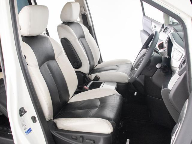 人気の純正本革シート装備！高級感のある幅触りや座り心地を体感して下さい！