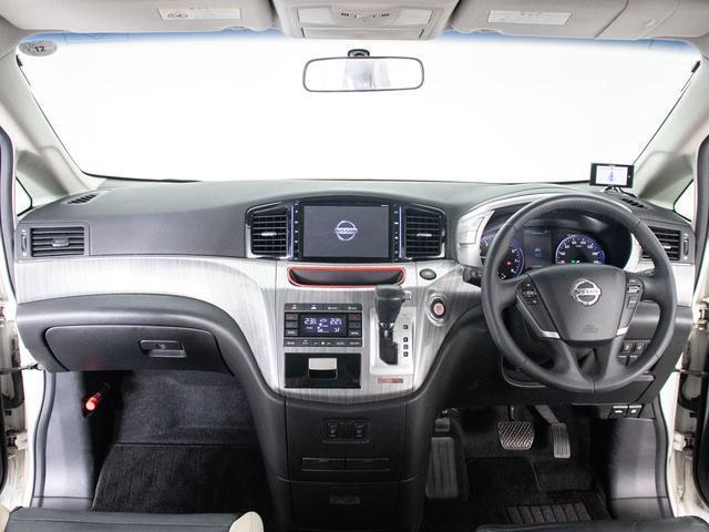 クリーニング専門スタッフによる【車内まるごと徹底クリーニング】済みです。隅々まで行き届いたクリーニングで、快適な空間をご提供いたします。