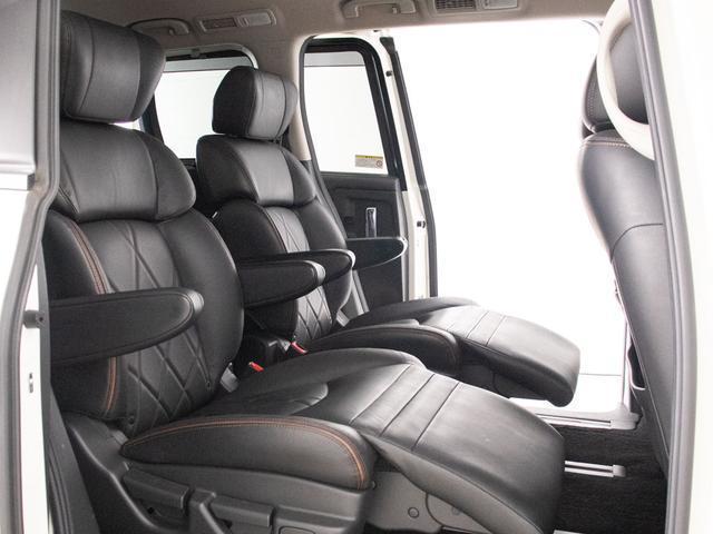 エルグランド ３５０ハイウェイスタープレミアム　（禁煙＆ワンオーナー車両）（点検記録簿８枚）（黒本革シート）インテリジェントクルーズコントロール／エマージェンシーブレーキ／両側電動スライドドア／後席モニター／ＡＣ１００Ｖ電源／全周囲カメラ（28枚目）