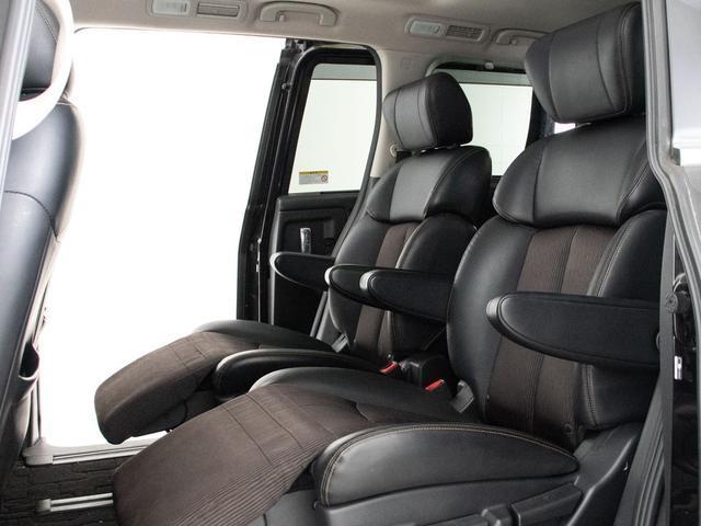 エルグランド ２５０ハイウェイスター　（禁煙車）（ツインサンルーフ）後席モニター／両側電動スライドドア／日産純正ＨＤＤナビ／ハーフレザーシート／クリアランスソナー／ＡＣ１００Ｖ電源／後席オットマン／Ｂｌｕｅｔｏｏｔｈ接続／ビルトインＥＴＣ（23枚目）