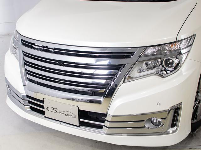 ヘッドライトはくすみも無く非常に良好な状態となっております！是非、その目でお確かめください！ヘッドライトコーティングも承っております！心よりご来店をお待ちしております！