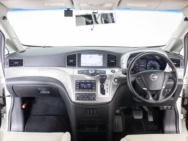 クリーニング専門スタッフによる【車内まるごと徹底クリーニング】済みです。隅々まで行き届いたクリーニングで、快適な空間をご提供いたします。