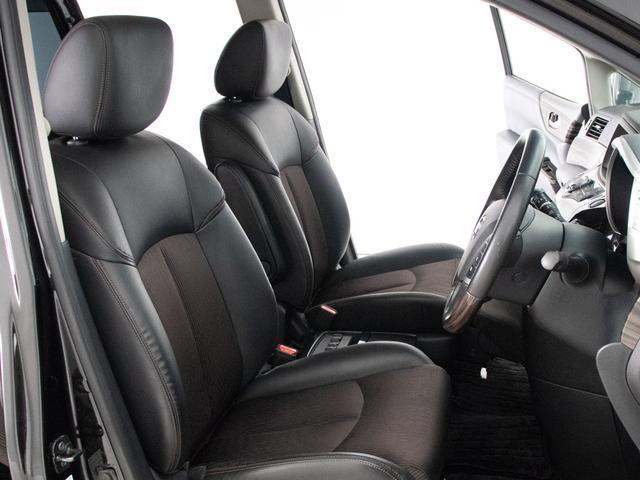 ハーフレザーシートを全席採用！高級感のある雰囲気・座り心地を体感して下さい。