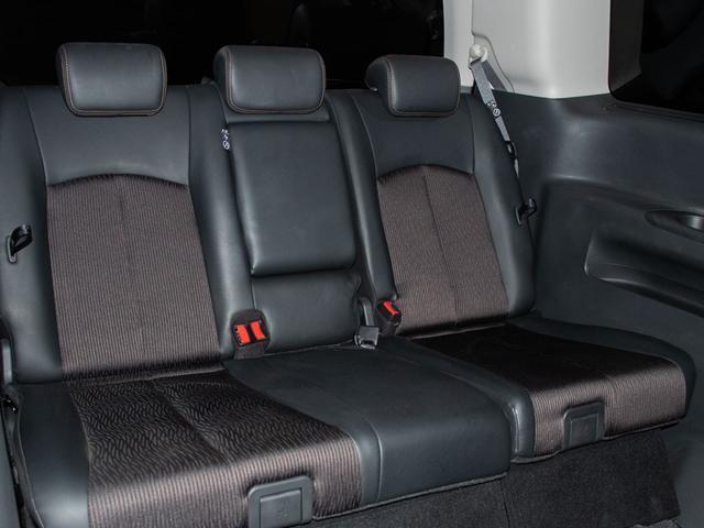 ３列目シートも広々とした空間を御用意！！シートアレンジにて快適スペースを作る事も可能となります！！アレンジパターンも豊富でまさにドライバー思考のお車です！！