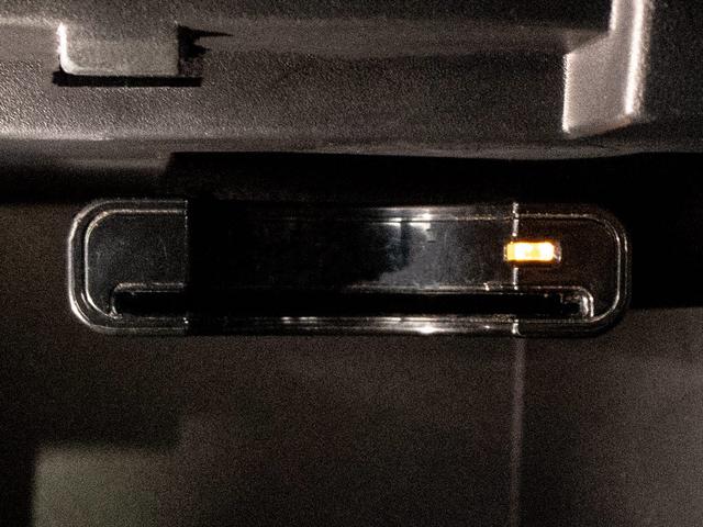 今では必需品のＥＴＣも勿論装備しております！高速道路の料金所も楽々通過できます！ＥＴＣなら高速料金に休日割引きが適用されます！お得にお出かけ出来ますね！