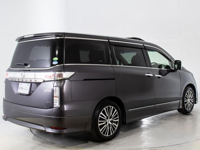 エルグランド ３５０ハイウェイスタープレミアム　（禁煙）（サンルーフ）（ＢＯＳＥサウンド）（保冷温庫マルチファンクションコンソール）黒本革シート／全方位カメラ／後席モニター／前車追従レーダークルーズ／衝突被害軽減装置／両側自動ドア／パワーバックドア（19枚目）