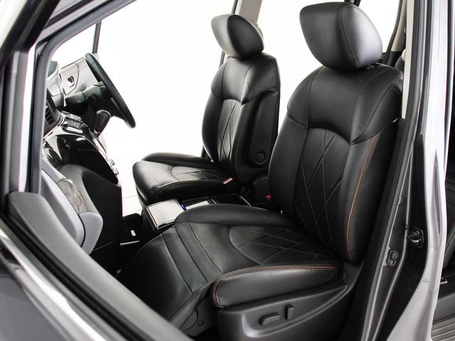 エルグランド ３５０ハイウェイスタープレミアム　（禁煙）（サンルーフ）（ＢＯＳＥサウンド）（保冷温庫マルチファンクションコンソール）黒本革シート／全方位カメラ／後席モニター／前車追従レーダークルーズ／衝突被害軽減装置／両側自動ドア／パワーバックドア（26枚目）