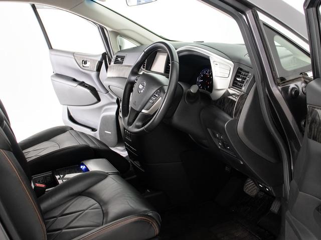 エルグランド ３５０ハイウェイスタープレミアム　（禁煙）（サンルーフ）（ＢＯＳＥサウンド）（保冷温庫マルチファンクションコンソール）黒本革シート／全方位カメラ／後席モニター／前車追従レーダークルーズ／衝突被害軽減装置／両側自動ドア／パワーバックドア（41枚目）