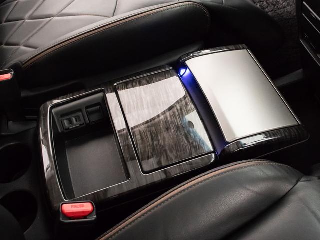 エルグランド ３５０ハイウェイスタープレミアム　（禁煙）（サンルーフ）（ＢＯＳＥサウンド）（保冷温庫マルチファンクションコンソール）黒本革シート／全方位カメラ／後席モニター／前車追従レーダークルーズ／衝突被害軽減装置／両側自動ドア／パワーバックドア（43枚目）