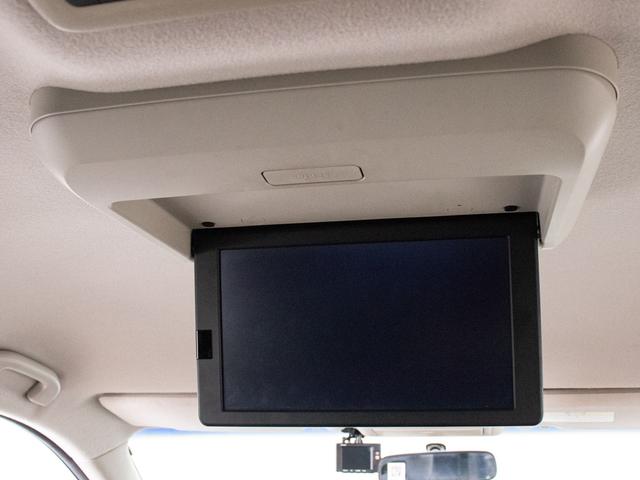 エルグランド ２５０ハイウェイスターＳ　アーバンクロム　（禁煙車）（後席モニター）両側電動スライドドア／クルーズコントロール／バックカメラ／クリアランスソナー／ハーフレザーシート／ＬＥＤヘッドライト／Ｂｌｕｅｔｏｏｔｈ接続／フルセグＴＶ後席オットマン（7枚目）
