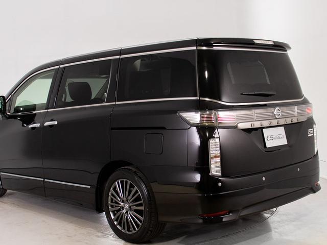 エルグランド ２５０ハイウェイスターＳ　アーバンクロム　（禁煙車）（後席モニター）両側電動スライドドア／クルーズコントロール／バックカメラ／クリアランスソナー／ハーフレザーシート／ＬＥＤヘッドライト／Ｂｌｕｅｔｏｏｔｈ接続／フルセグＴＶ後席オットマン（21枚目）