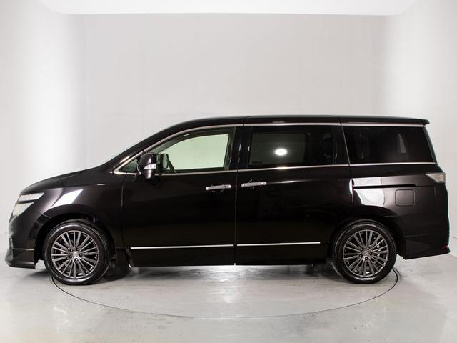 エルグランド ２５０ハイウェイスターＳ　アーバンクロム　（禁煙車）（後席モニター）両側電動スライドドア／クルーズコントロール／バックカメラ／クリアランスソナー／ハーフレザーシート／ＬＥＤヘッドライト／Ｂｌｕｅｔｏｏｔｈ接続／フルセグＴＶ後席オットマン（22枚目）