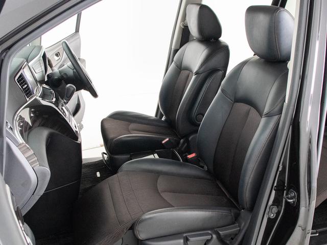 エルグランド ２５０ハイウェイスターＳ　アーバンクロム　（禁煙車）（後席モニター）両側電動スライドドア／クルーズコントロール／バックカメラ／クリアランスソナー／ハーフレザーシート／ＬＥＤヘッドライト／Ｂｌｕｅｔｏｏｔｈ接続／フルセグＴＶ後席オットマン（26枚目）