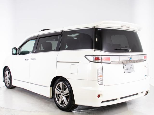 エルグランド ライダー　黒本革シート　マニュアルシート　（ツインサンルーフ）（ＢＯＳＥサウンドシステム）全周囲カメラ／黒本革シート／後席モニター／シートヒーター／ＡＣ１００Ｖ電源／クリアランスソナー／両側電動スライドドア／パワーバックドア／純正ＨＤＤナビ（21枚目）