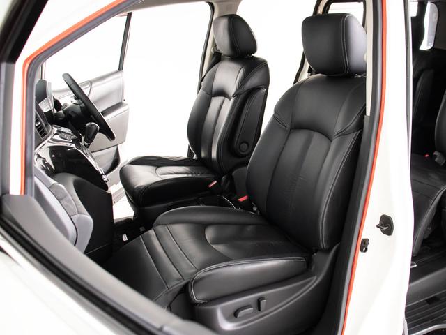 エルグランド ライダー　黒本革シート　マニュアルシート　（ツインサンルーフ）（ＢＯＳＥサウンドシステム）全周囲カメラ／黒本革シート／後席モニター／シートヒーター／ＡＣ１００Ｖ電源／クリアランスソナー／両側電動スライドドア／パワーバックドア／純正ＨＤＤナビ（25枚目）