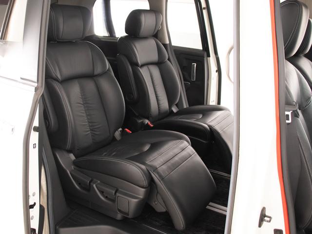 エルグランド ライダー　黒本革シート　マニュアルシート　（ツインサンルーフ）（ＢＯＳＥサウンドシステム）全周囲カメラ／黒本革シート／後席モニター／シートヒーター／ＡＣ１００Ｖ電源／クリアランスソナー／両側電動スライドドア／パワーバックドア／純正ＨＤＤナビ（26枚目）