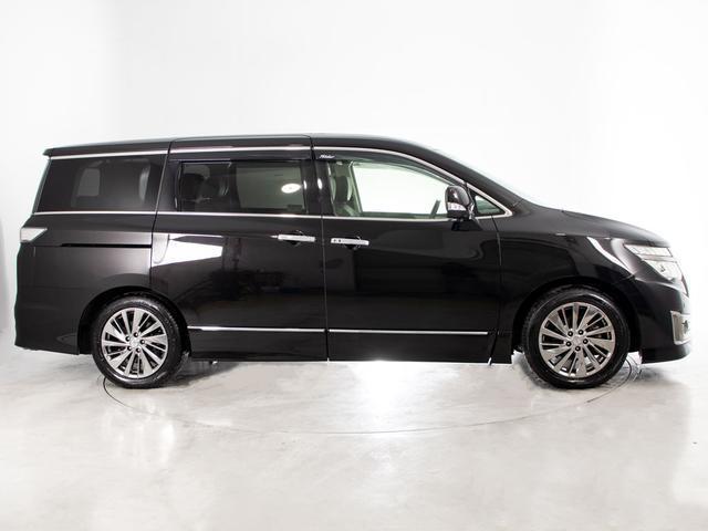 エルグランド ライダー ブラックライン (禁煙車)(黒本革シート)インテリジェントクルーズコントロール/エマージェンシーブレーキ/25年製TOYOタイヤ/標識検知機能/車線逸脱警報/カラーバックカメラ/両側電動スライドドア/後席モニター/(19枚目)