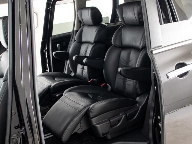 エルグランド ライダー ブラックライン (禁煙車)(黒本革シート)インテリジェントクルーズコントロール/エマージェンシーブレーキ/25年製TOYOタイヤ/標識検知機能/車線逸脱警報/カラーバックカメラ/両側電動スライドドア/後席モニター/(30枚目)