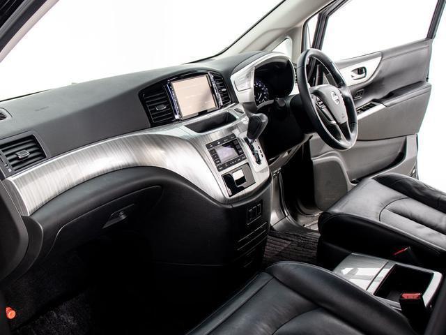 エルグランド ライダー ブラックライン (禁煙車)(黒本革シート)インテリジェントクルーズコントロール/エマージェンシーブレーキ/25年製TOYOタイヤ/標識検知機能/車線逸脱警報/カラーバックカメラ/両側電動スライドドア/後席モニター/(42枚目)