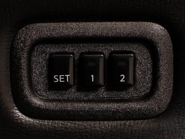 エルグランド ライダー ブラックライン (禁煙車)(黒本革シート)インテリジェントクルーズコントロール/エマージェンシーブレーキ/25年製TOYOタイヤ/標識検知機能/車線逸脱警報/カラーバックカメラ/両側電動スライドドア/後席モニター/(44枚目)