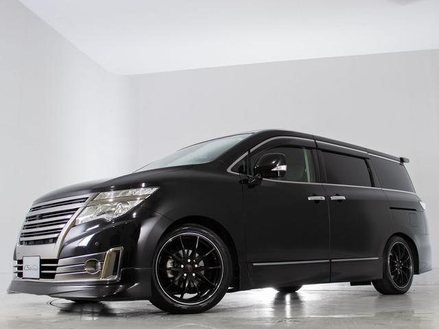 エルグランド ライダー　ハイパフォーマンススペック　ブラックライン　（ＢＯＳＥサウンド）全周囲カメラ／ＴＥＩＮ車高調／ＡＹＳ１９インチホイール／黒本革シート／後席モニター／両側電動スライドドア／パワーバックドア／ＡＣ１００Ｖ電源／専用マフラー・ＥＣＵ／ＥＴＣ／純正ナビ（12枚目）