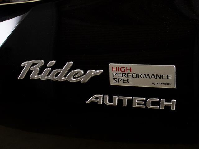 エルグランド ライダー　ハイパフォーマンススペック　ブラックライン　（ＢＯＳＥサウンド）全周囲カメラ／ＴＥＩＮ車高調／ＡＹＳ１９インチホイール／黒本革シート／後席モニター／両側電動スライドドア／パワーバックドア／ＡＣ１００Ｖ電源／専用マフラー・ＥＣＵ／ＥＴＣ／純正ナビ（23枚目）