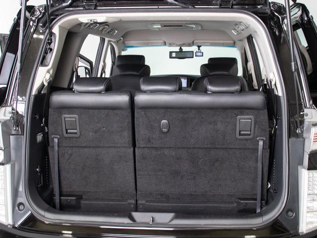 エルグランド ライダー　ハイパフォーマンススペック　ブラックライン　（ＢＯＳＥサウンド）全周囲カメラ／ＴＥＩＮ車高調／ＡＹＳ１９インチホイール／黒本革シート／後席モニター／両側電動スライドドア／パワーバックドア／ＡＣ１００Ｖ電源／専用マフラー・ＥＣＵ／ＥＴＣ／純正ナビ（33枚目）