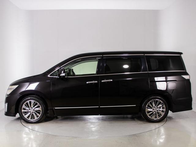 エルグランド ライダー　黒本革シート　（点検記録簿１３枚）（ＢＯＳＥサウンド）（全周囲カメラ）後席モニター／両側電動スライドドア／パワーバックドア／クルーズコントロール／パワーシート／シートメモリー／クリアランスソナー／ＡＣ１００Ｖ電源／（22枚目）