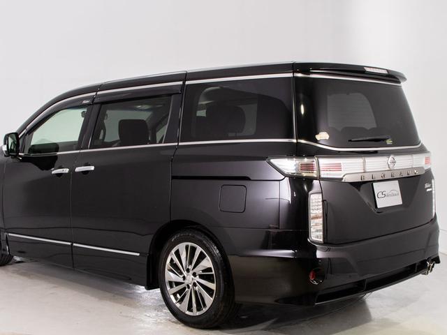 エルグランド ライダー　黒本革シート　（点検記録簿１３枚）（ＢＯＳＥサウンド）（全周囲カメラ）後席モニター／両側電動スライドドア／パワーバックドア／クルーズコントロール／パワーシート／シートメモリー／クリアランスソナー／ＡＣ１００Ｖ電源／（23枚目）