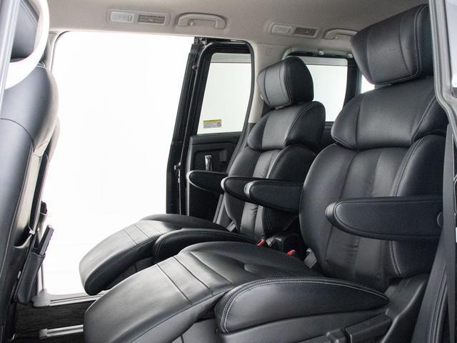 エルグランド ライダー　黒本革シート　（点検記録簿１３枚）（ＢＯＳＥサウンド）（全周囲カメラ）後席モニター／両側電動スライドドア／パワーバックドア／クルーズコントロール／パワーシート／シートメモリー／クリアランスソナー／ＡＣ１００Ｖ電源／（28枚目）