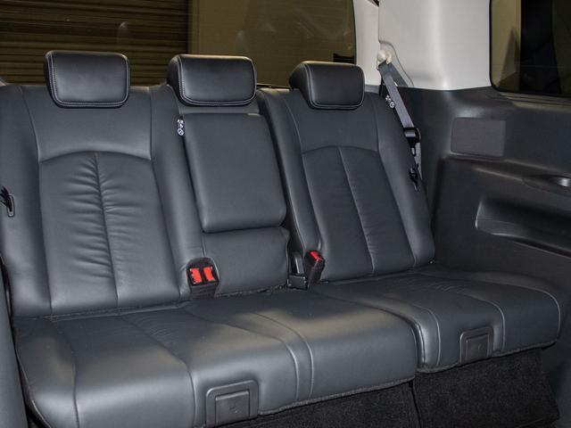 エルグランド ライダー　黒本革シート　（点検記録簿１３枚）（ＢＯＳＥサウンド）（全周囲カメラ）後席モニター／両側電動スライドドア／パワーバックドア／クルーズコントロール／パワーシート／シートメモリー／クリアランスソナー／ＡＣ１００Ｖ電源／（29枚目）