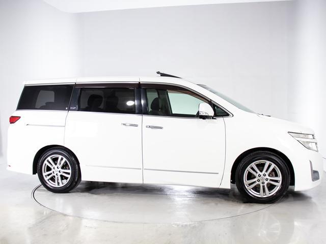 エルグランド ＶＩＰ　サンルーフ／黒本革シート／後席モニター／オートステップ／全周囲カメラ／両側電動スライドドア／パワーバックドア／シートヒーター／パワーシート／クリアランスソナー／ＡＣ１００Ｖ電源／Ｂｌｕｅｔｏｏｔｈ接続（21枚目）