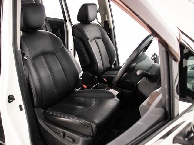 エルグランド ＶＩＰ　サンルーフ／黒本革シート／後席モニター／オートステップ／全周囲カメラ／両側電動スライドドア／パワーバックドア／シートヒーター／パワーシート／クリアランスソナー／ＡＣ１００Ｖ電源／Ｂｌｕｅｔｏｏｔｈ接続（25枚目）