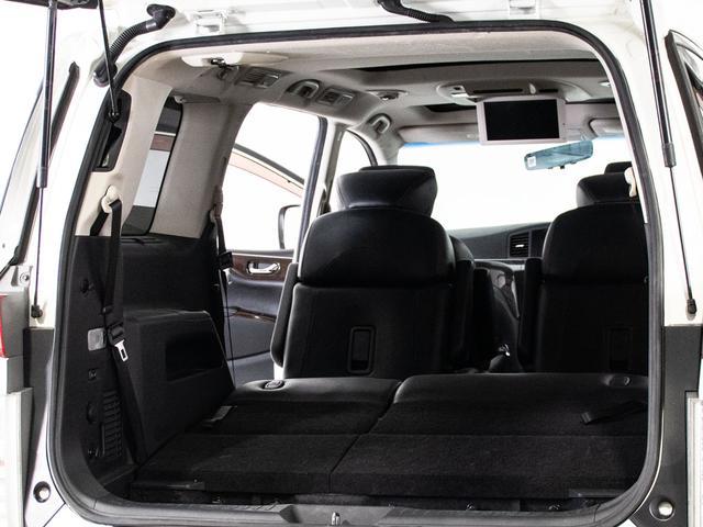 エルグランド ＶＩＰ　サンルーフ／黒本革シート／後席モニター／オートステップ／全周囲カメラ／両側電動スライドドア／パワーバックドア／シートヒーター／パワーシート／クリアランスソナー／ＡＣ１００Ｖ電源／Ｂｌｕｅｔｏｏｔｈ接続（29枚目）