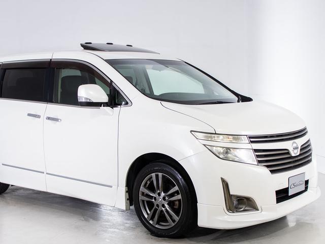 エルグランド ３５０ハイウェイスターアーバンクロム　（ツインサンルーフ）（両側電動スライドドア）（パワーバックドア）（ハーフレザーシート）後席モニタ／バックカメラ／後席オットマン／フルセグＴＶ／Ｂｌｕｅｔｏｏｔｈ接続／ＡＬＰＩＮＥ製ＨＤＤナビゲーション（14枚目）