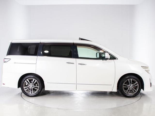 エルグランド ３５０ハイウェイスターアーバンクロム　（ツインサンルーフ）（両側電動スライドドア）（パワーバックドア）（ハーフレザーシート）後席モニタ／バックカメラ／後席オットマン／フルセグＴＶ／Ｂｌｕｅｔｏｏｔｈ接続／ＡＬＰＩＮＥ製ＨＤＤナビゲーション（21枚目）