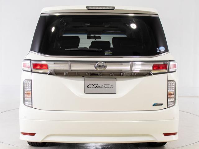 エルグランド ３５０ハイウェイスターアーバンクロム　（サンルーフ）（８人乗りフルフラットシート）全周囲カメラ／後席モニター／両側電動スライドドア／日産純正ＨＤＤナビ／ＡＣ１００Ｖ電源／ハーフレザーシート／クリアランスソナー／パワーバックドア／フルセグ（17枚目）