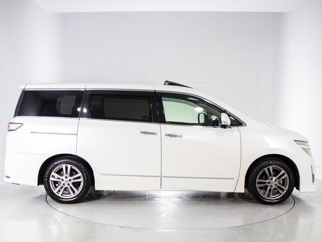 エルグランド ３５０ハイウェイスターアーバンクロム　（サンルーフ）（８人乗りフルフラットシート）全周囲カメラ／後席モニター／両側電動スライドドア／日産純正ＨＤＤナビ／ＡＣ１００Ｖ電源／ハーフレザーシート／クリアランスソナー／パワーバックドア／フルセグ（21枚目）